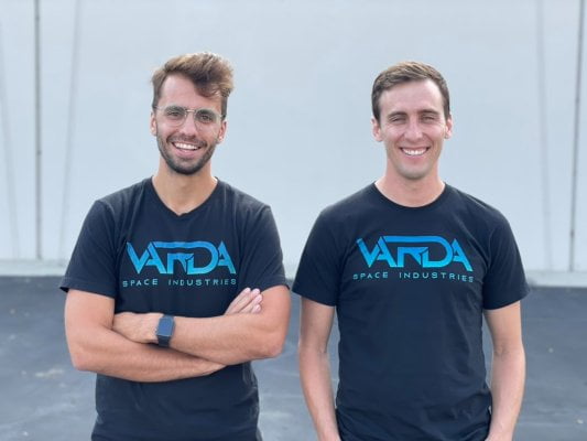 以打造太空工廠為目標的 Varda Space Industrie 的共同創辦人 Delian Asparouhov 與 Will Bruey